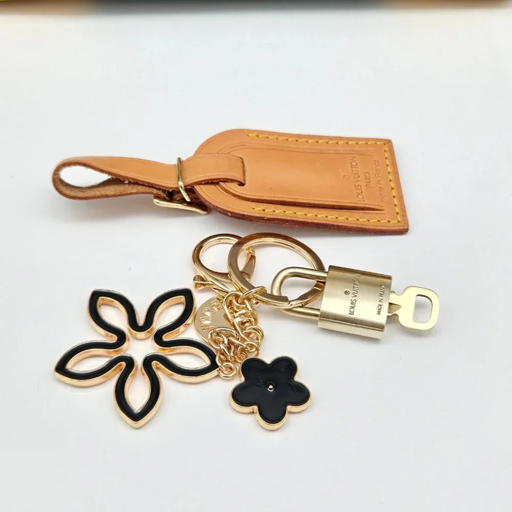 Authentic Louis Vuitton Luggage Nametag and Gold Padlock with Unbranded Keycharm - Picture 5 of 12